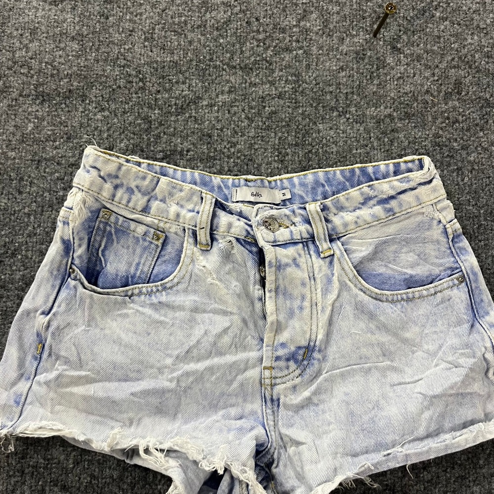 Adika Denim Shorts Womens Size M Light Blue Acid Wash Distressed Raw Hem Rip